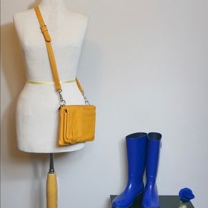 Yellow leather crossbody bag / Messenger bag